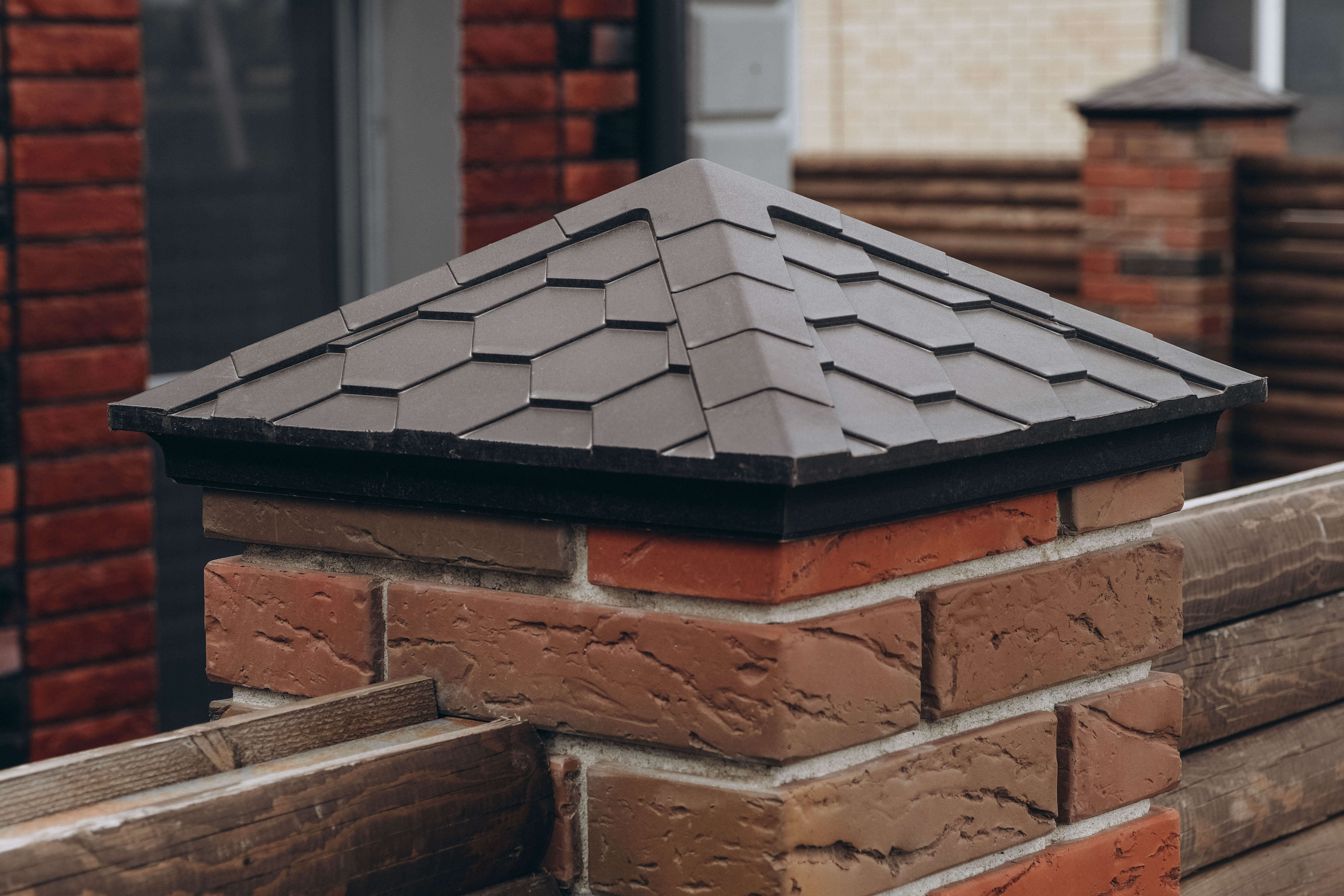 Колпак Zking Эверест Коричневый на столб 1.5х1.5 кирпича (390х390мм) в Троицке фото